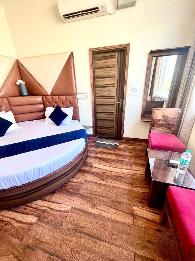 Hotel Woodcrest Zirakpur Chandigarh- Best Family Hotel - Luxurious Rooms - Unit Of Sidham Group Exteriér fotografie