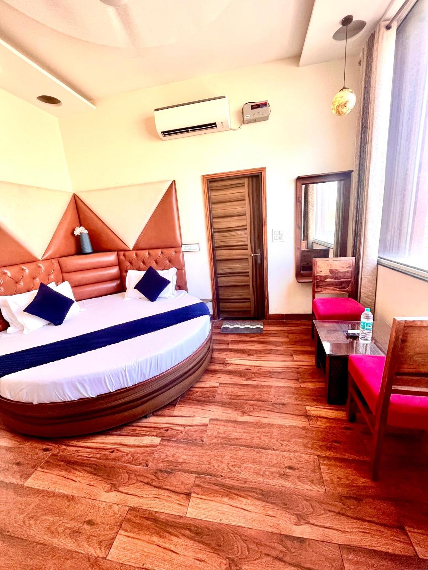 Hotel Woodcrest Zirakpur Chandigarh- Best Family Hotel - Luxurious Rooms - Unit Of Sidham Group Exteriér fotografie