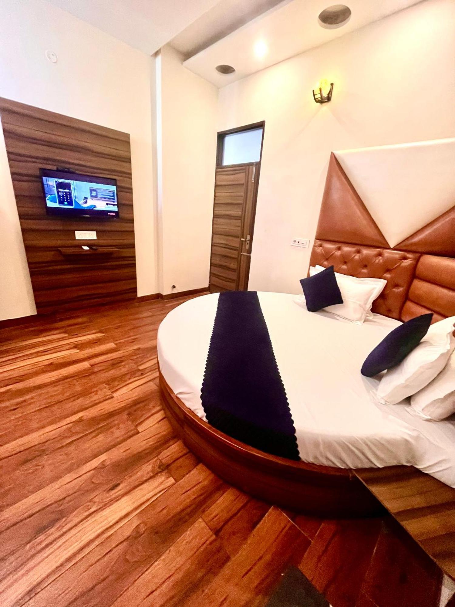 Hotel Woodcrest Zirakpur Chandigarh- Best Family Hotel - Luxurious Rooms - Unit Of Sidham Group Exteriér fotografie