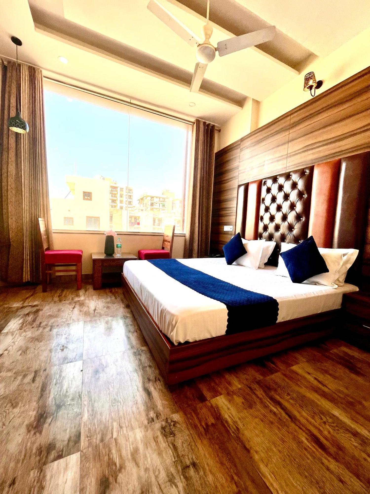 Hotel Woodcrest Zirakpur Chandigarh- Best Family Hotel - Luxurious Rooms - Unit Of Sidham Group Exteriér fotografie